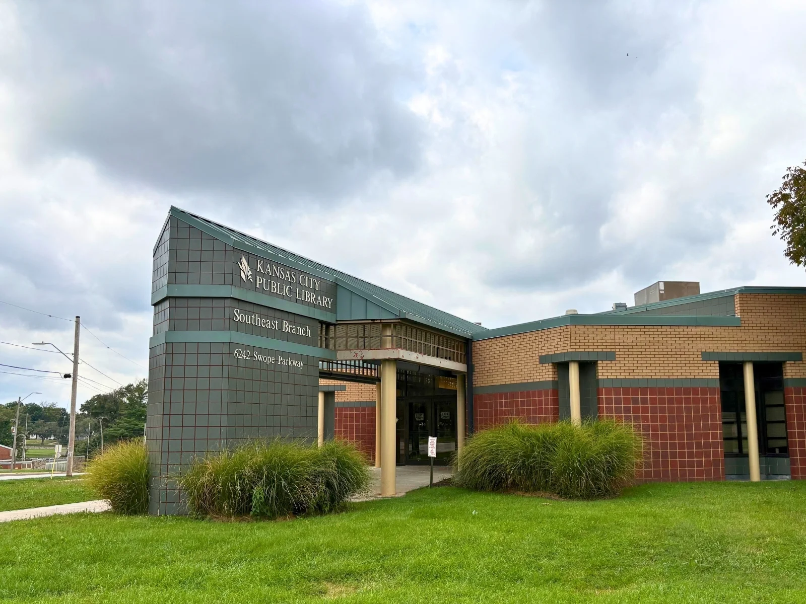 Image for the Point of Interest Kansas City Public Library: Southeast Branch