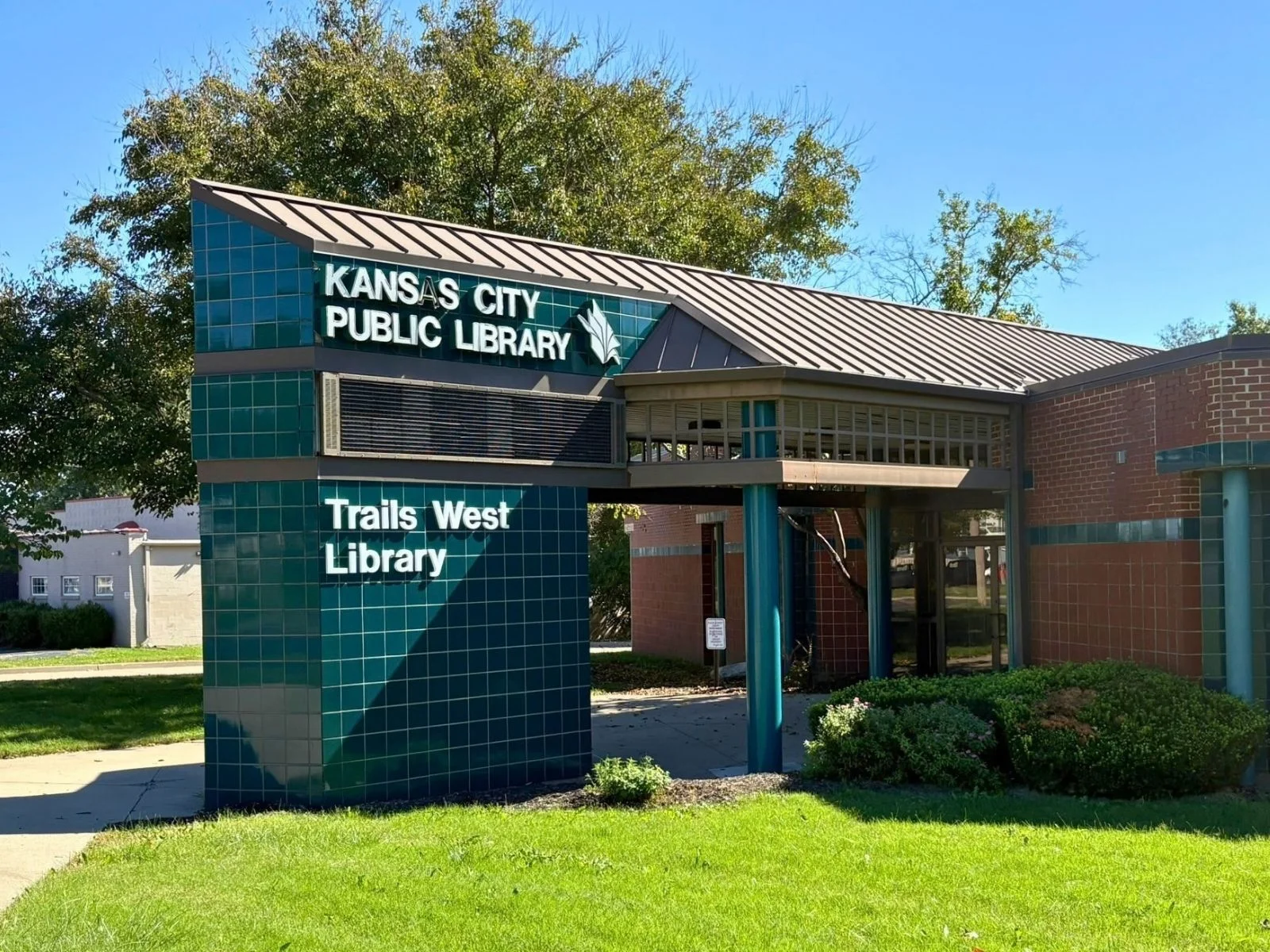Image for the Point of Interest Kansas City Public Library: Trails West Branch