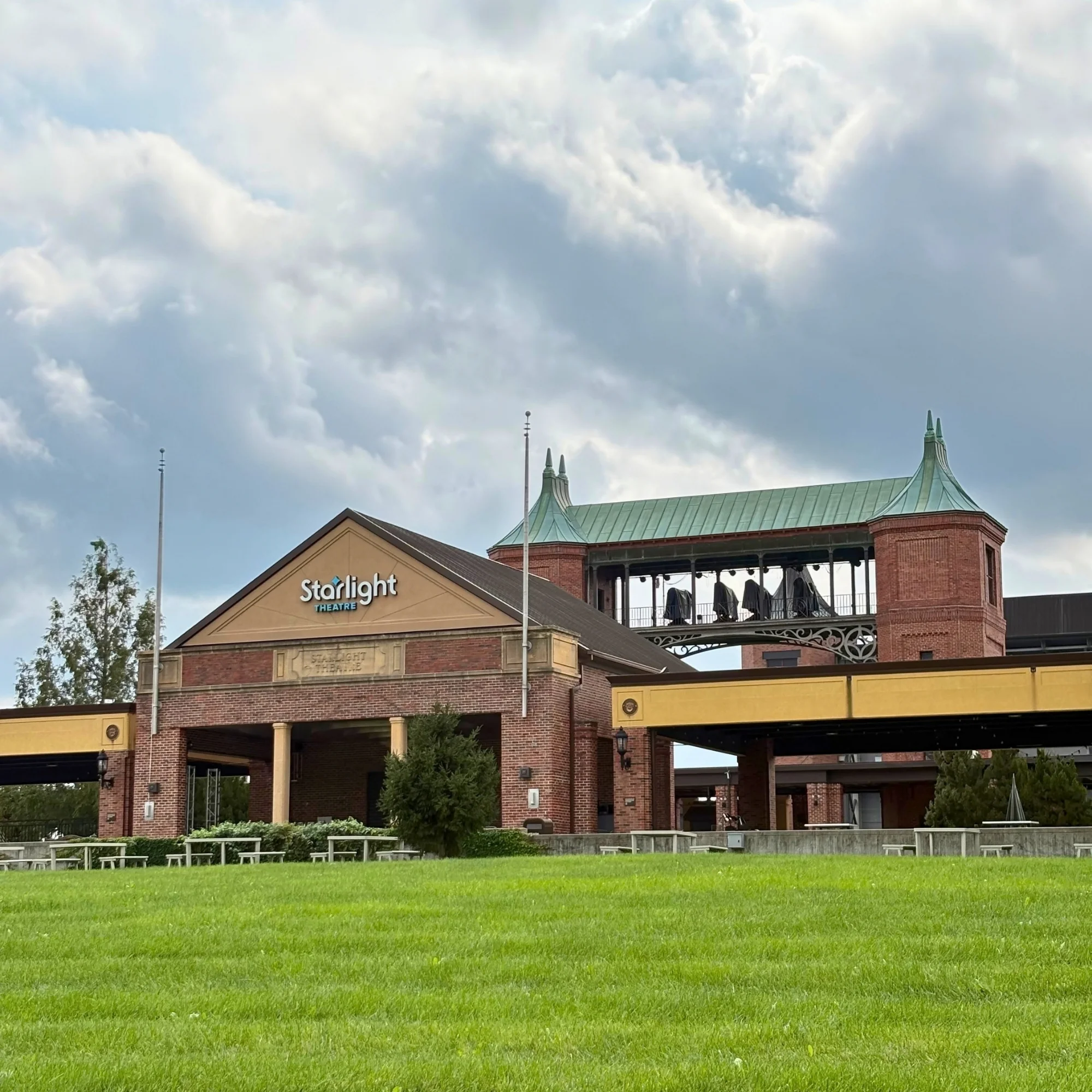 Image for the Point of Interest Starlight Theatre